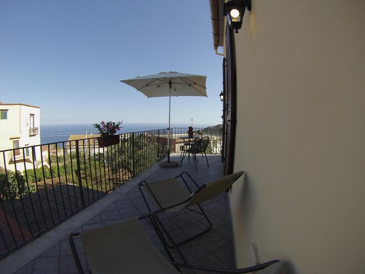 Fondo Santa Lucia Appartement SantʼAgata sui Due Golfi Kamer foto