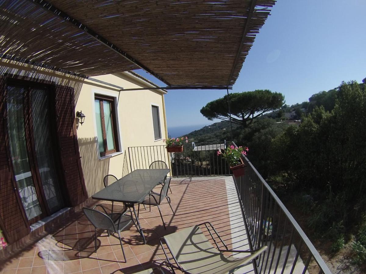 Fondo Santa Lucia Appartement SantʼAgata sui Due Golfi Kamer foto